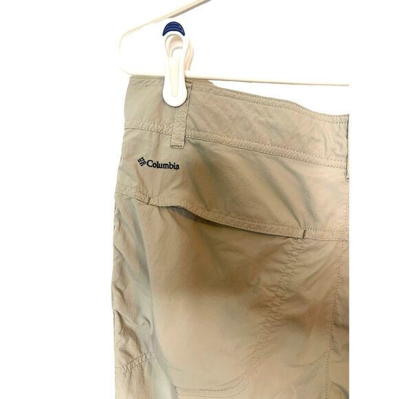 Columbia Women's Khaki Cargo Capris with Button Adjustable Waist Size 8 - Picture 5 of 15